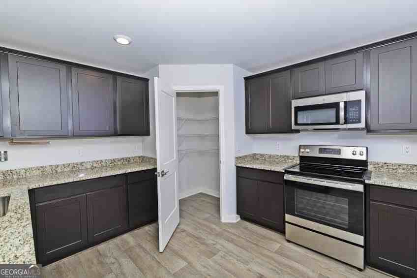 244 Overlook Rd - Photo 7 of 22