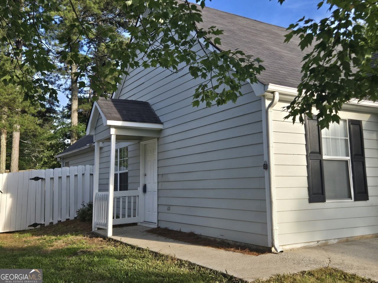 1504 Cain Ct N - Photo 3 of 20