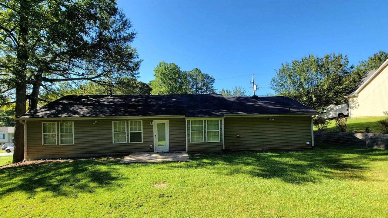 7025 Stoneridge Dr - Photo 3 of 14