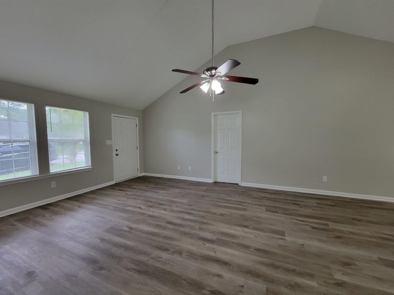 7025 Stoneridge Dr - Photo 5 of 14