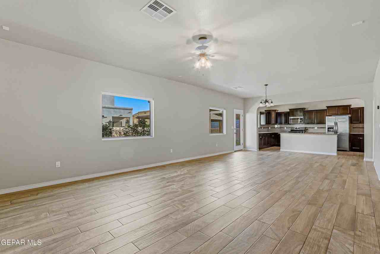 14844 Sunny Land Ave - Photo 6 of 49