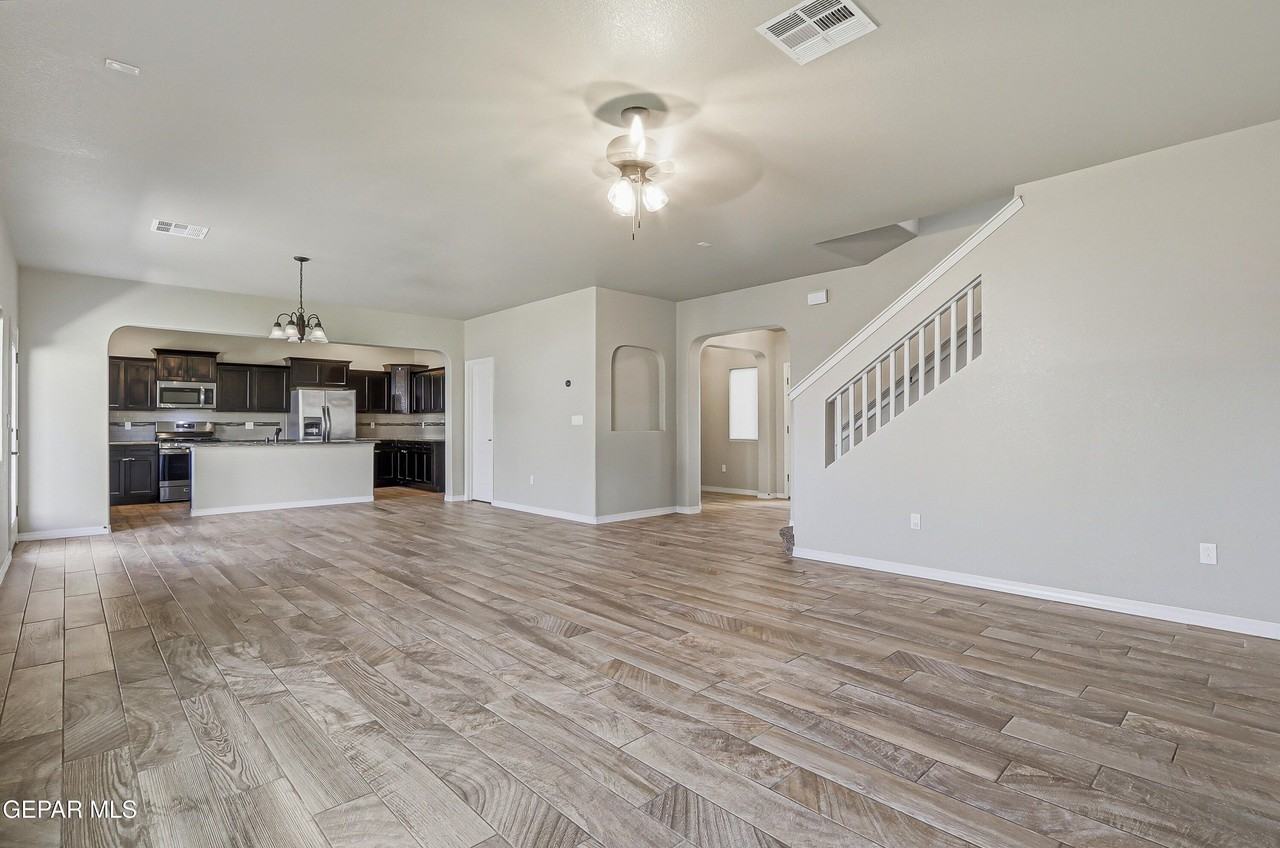14844 Sunny Land Ave - Photo 7 of 49