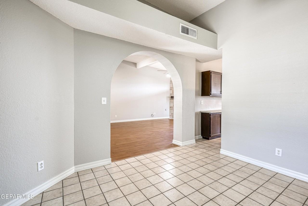 5672 Costa Blanca Pl - Photo 4 of 21
