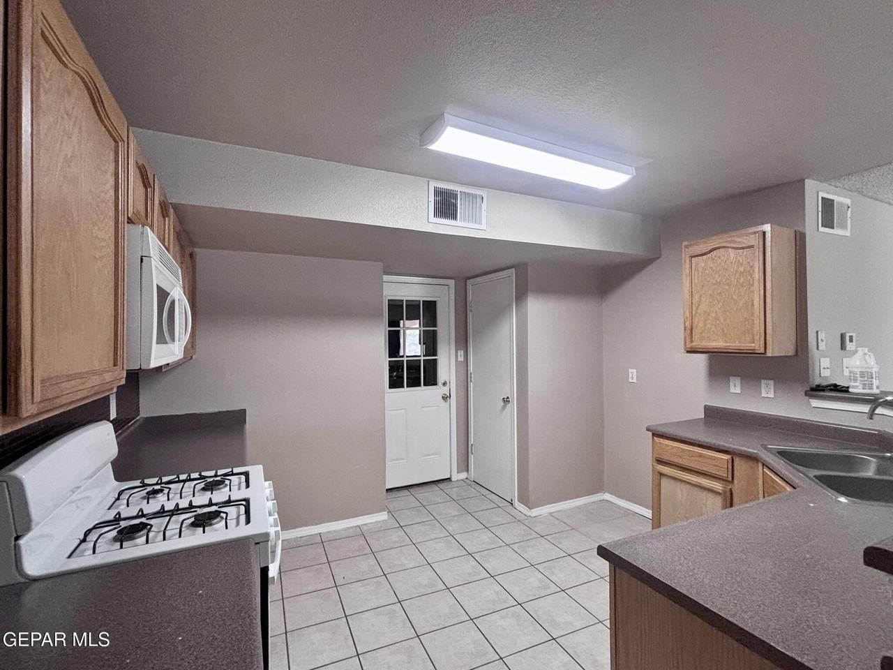 12312 Tierra Laguna Dr - Photo 6 of 19