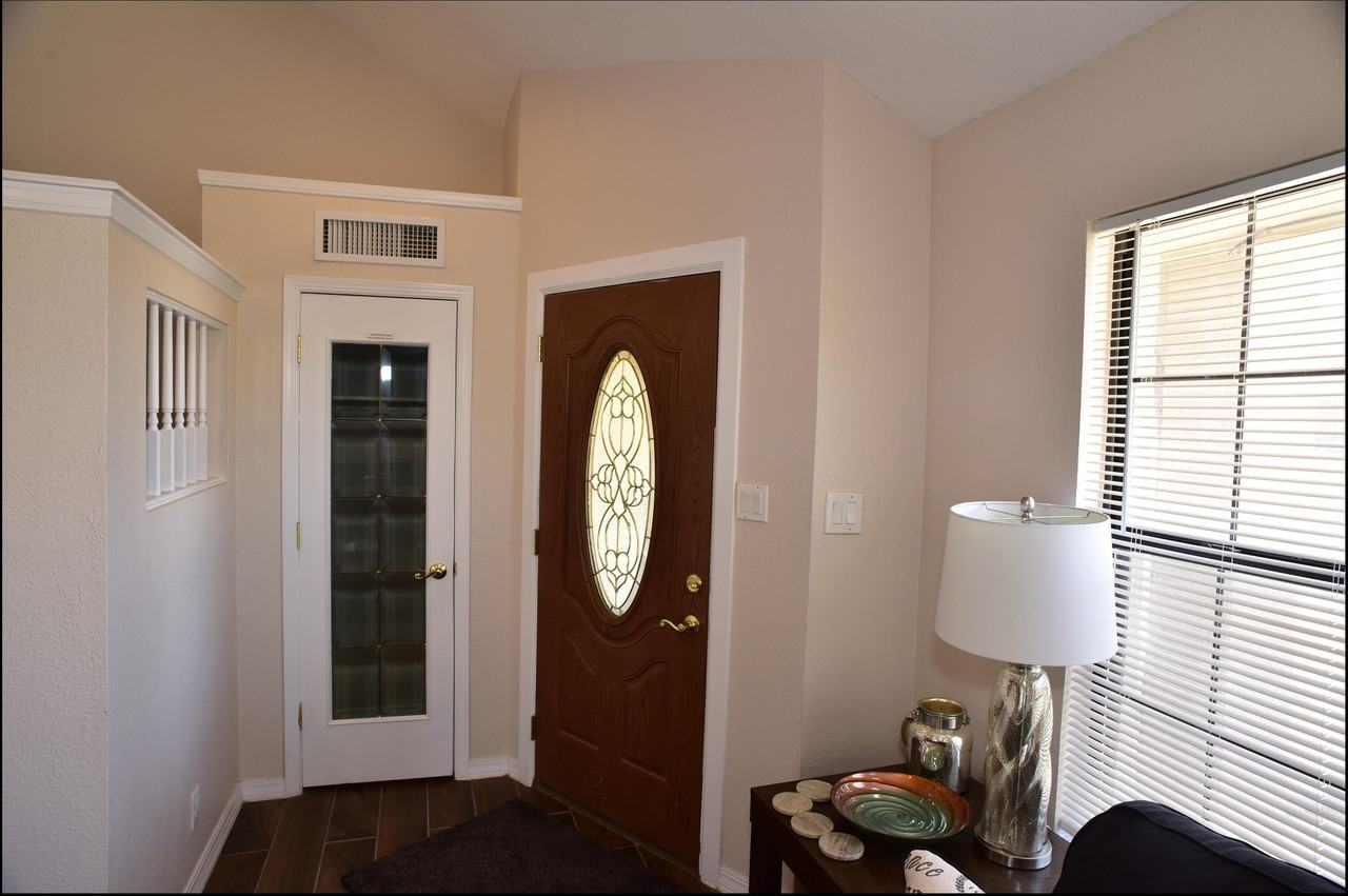 7229 Canyon Run Dr - Photo 6 of 50
