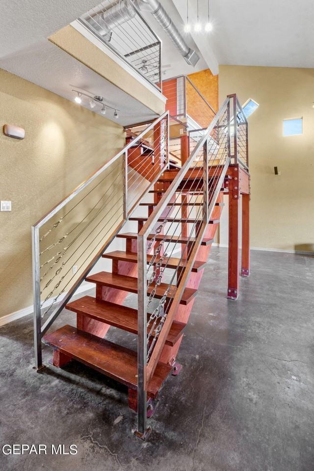 1230 Olga Mapula Dr - Photo 5 of 36