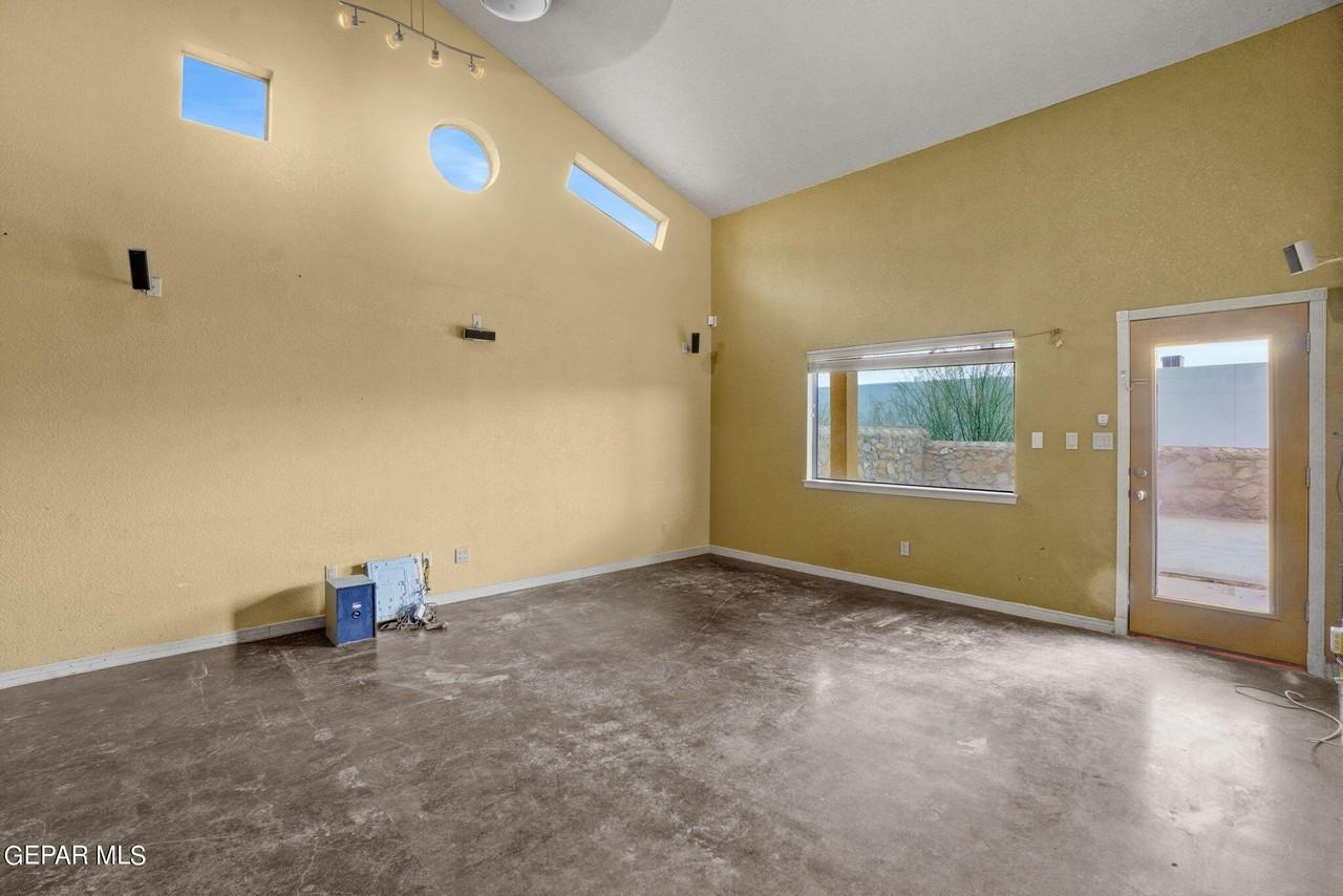 1230 Olga Mapula Dr - Photo 6 of 36