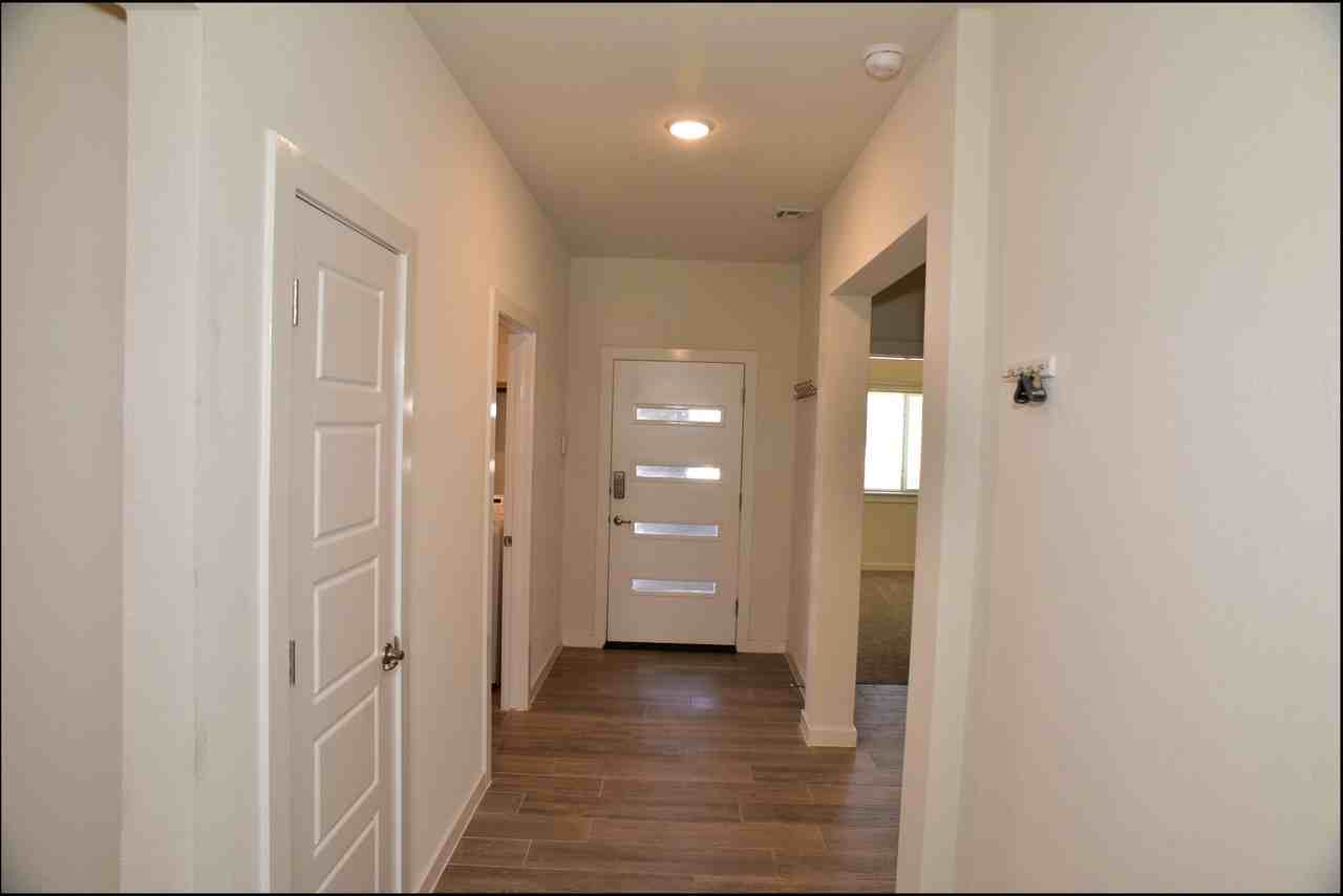 3545 Essence St - Photo 5 of 47