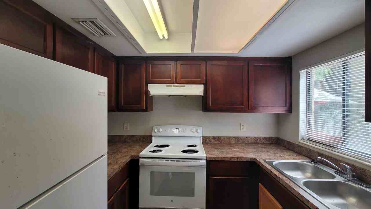 513 Sw 68th Ter #1 - Photo 2 of 14