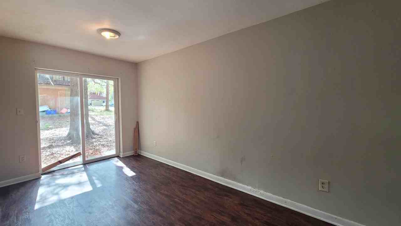 513 Sw 68th Ter #1 - Photo 3 of 14