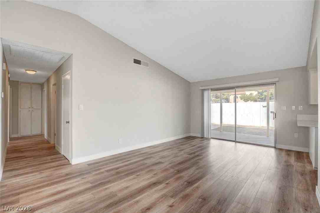 1784 Crest Ave - Photo 3 of 20