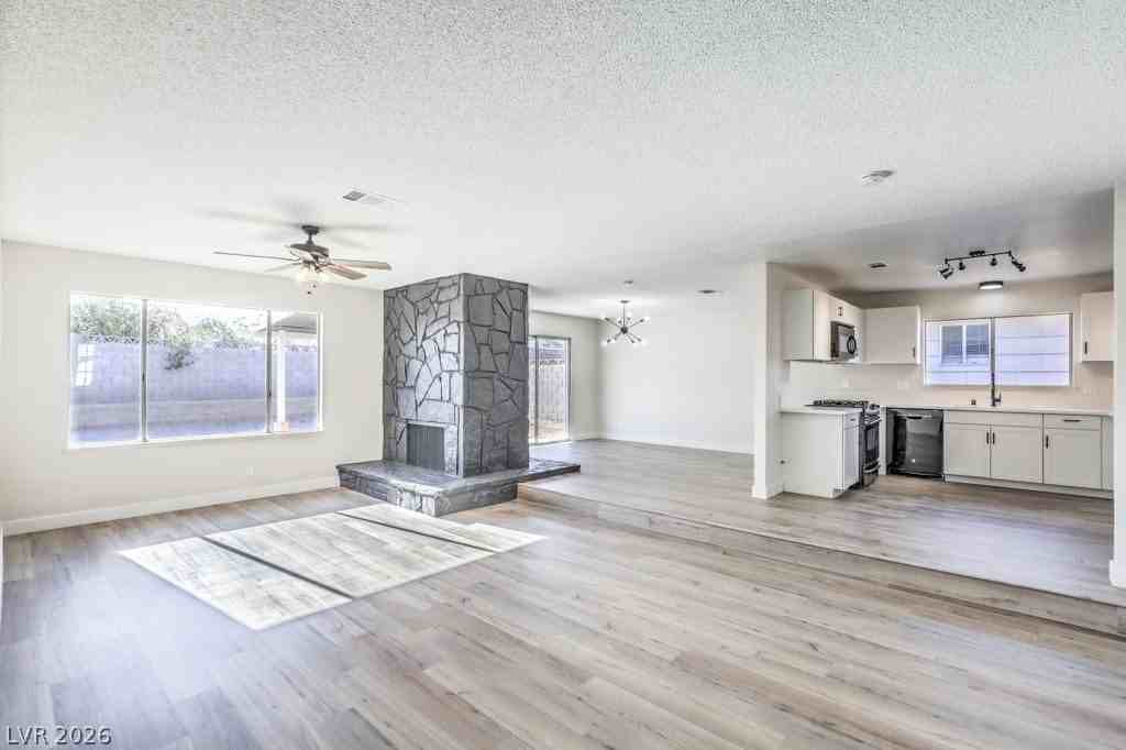 7201 Blizzard Ln - Photo 2 of 18