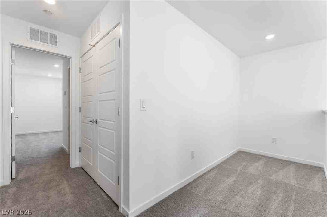 2112 Abraham Ave - Photo 7 of 18