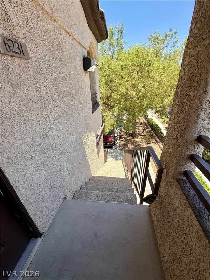 2291 W Horizon Ridge Pkwy #6231 - Photo 3 of 30