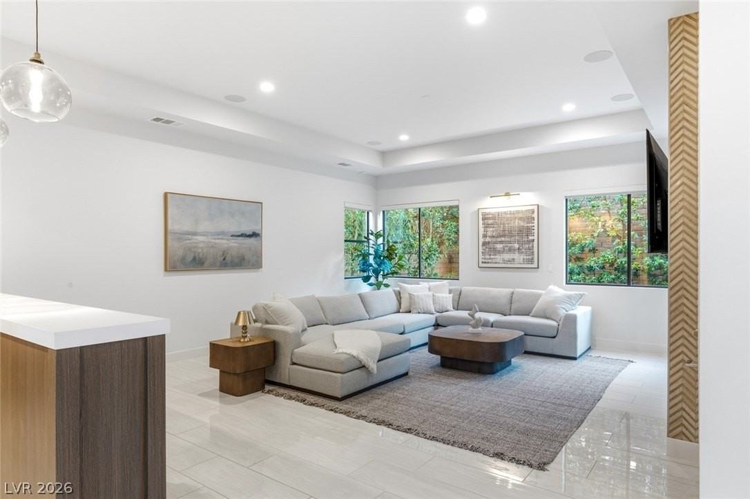 75 Pristine Glen St - Photo 3 of 50