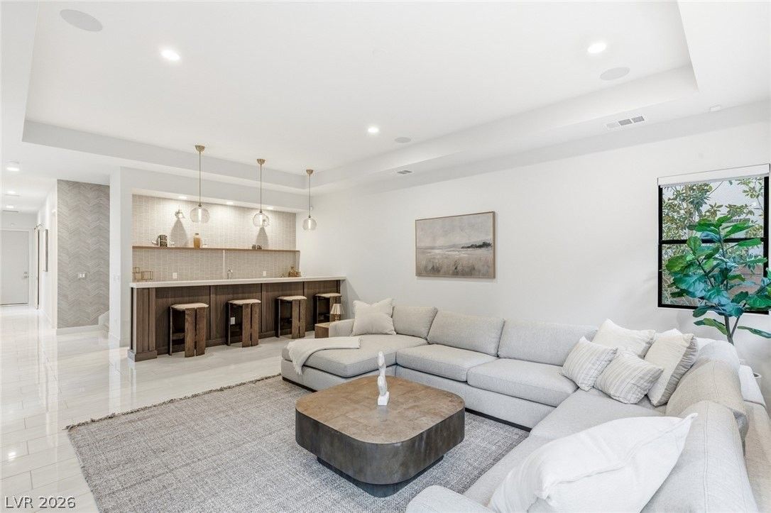 75 Pristine Glen St - Photo 7 of 50