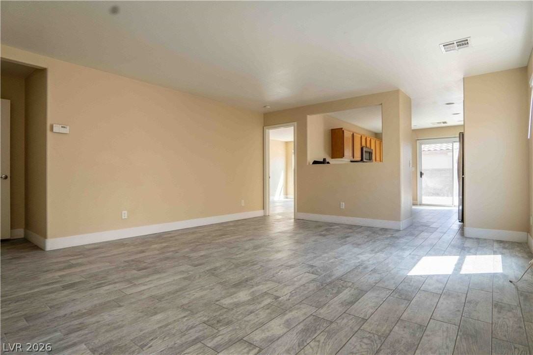 5558 Rollins St - Photo 4 of 13