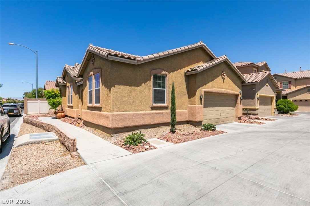 6840 Frances Celia Ave - Photo 3 of 36