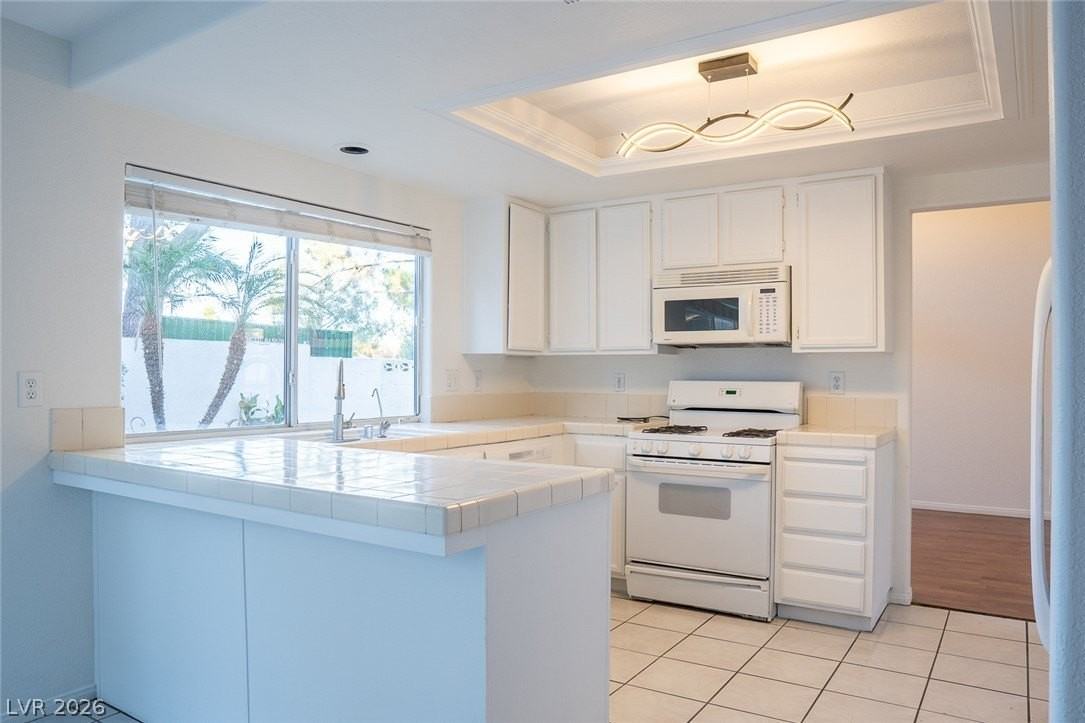 7608 Botany Bay Dr - Photo 6 of 18