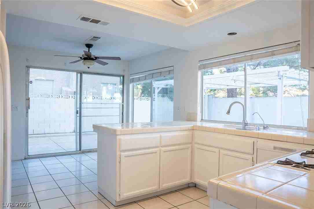 7608 Botany Bay Dr - Photo 7 of 18