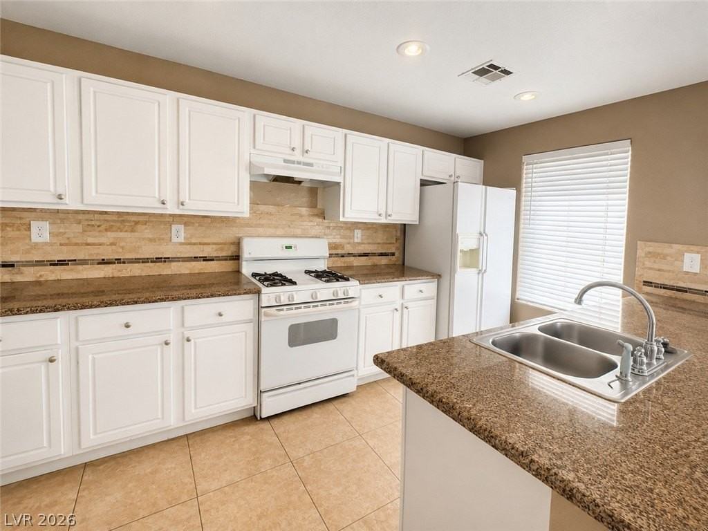 5925 Hudson Woods Ct - Photo 3 of 6