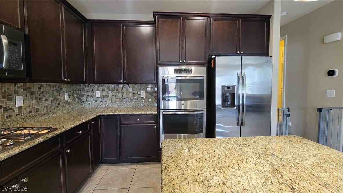 5623 Bishop Flowers St - Photo 7 of 49