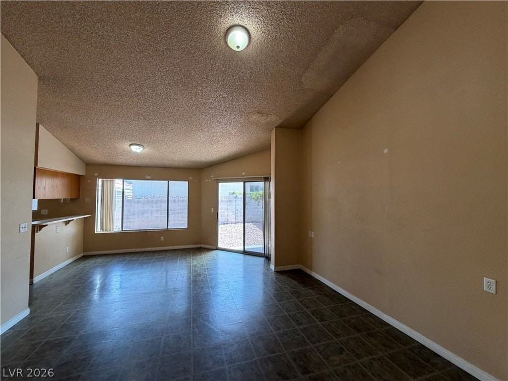 6621 Silvery Ave - Photo 3 of 23