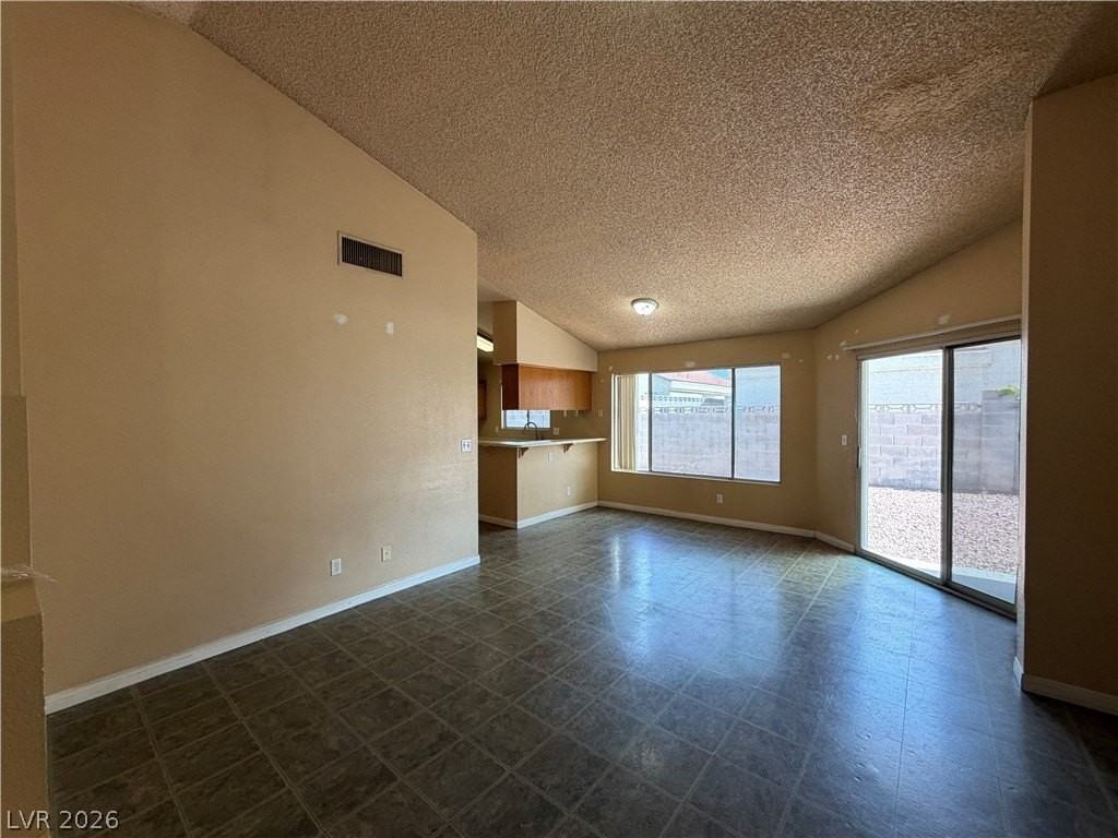 6621 Silvery Ave - Photo 4 of 23