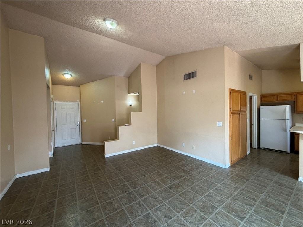 6621 Silvery Ave - Photo 5 of 23