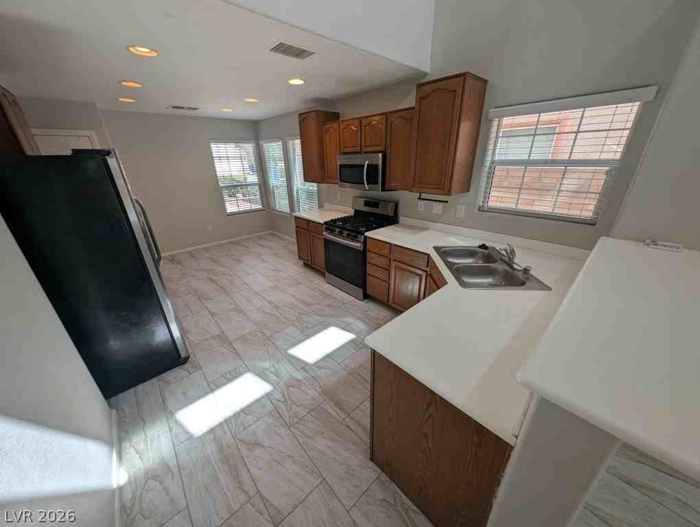 7629 Concord Heights St - Photo 7 of 33