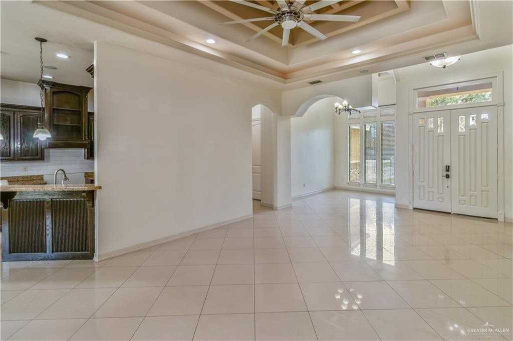 4012 Tyler Ave - Photo 4 of 21