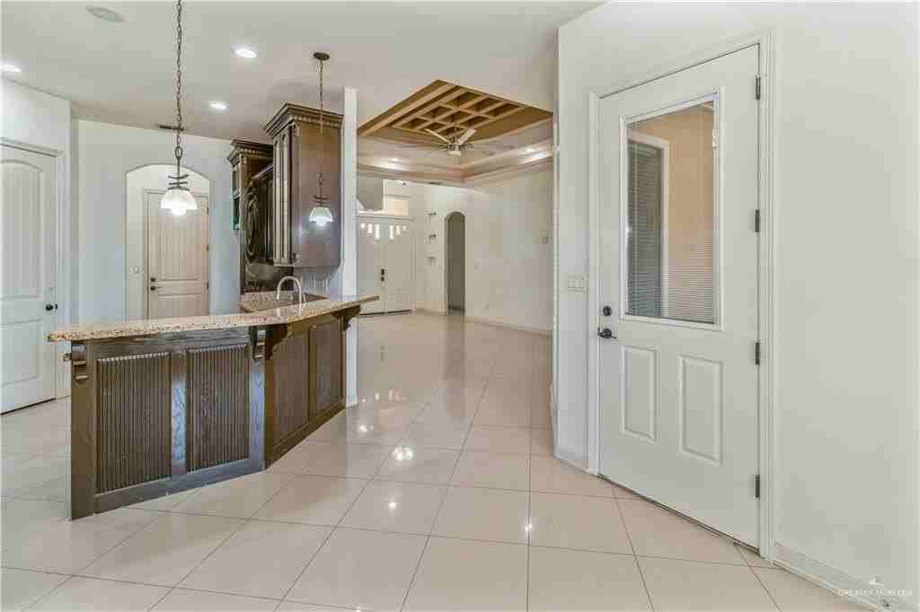 4012 Tyler Ave - Photo 6 of 21