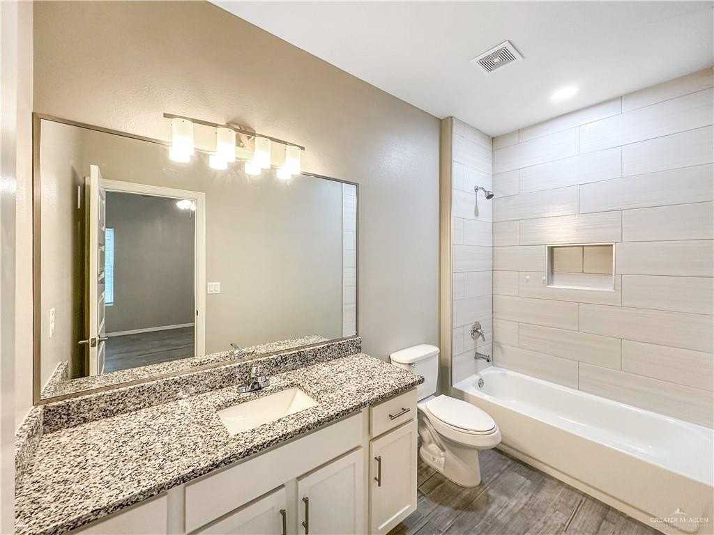 1809 Stauffer St #4 - Photo 7 of 12
