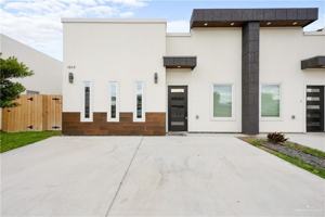 featured image of 1513 W B St
