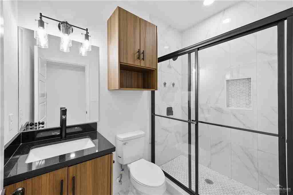1513 W B St - Photo 7 of 11