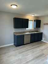 7060 Victory Ave - Photo 1 of 1