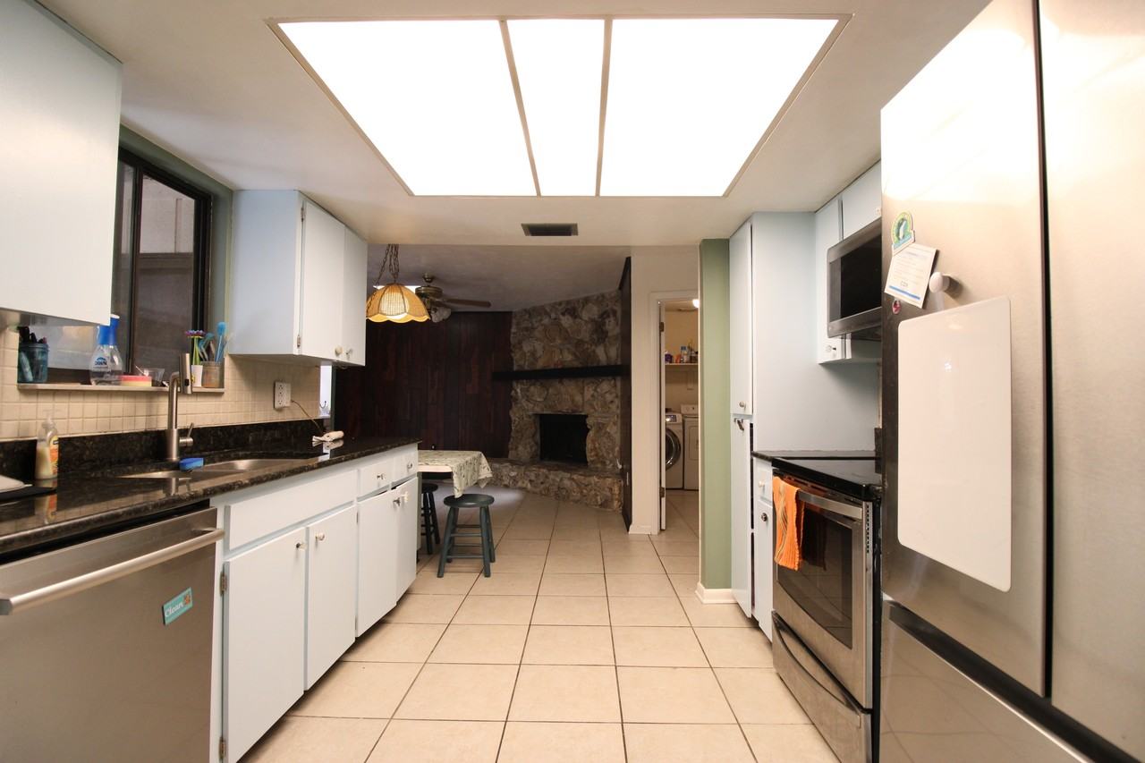 1624 Sw 77th Ter #1 - Photo 3 of 13