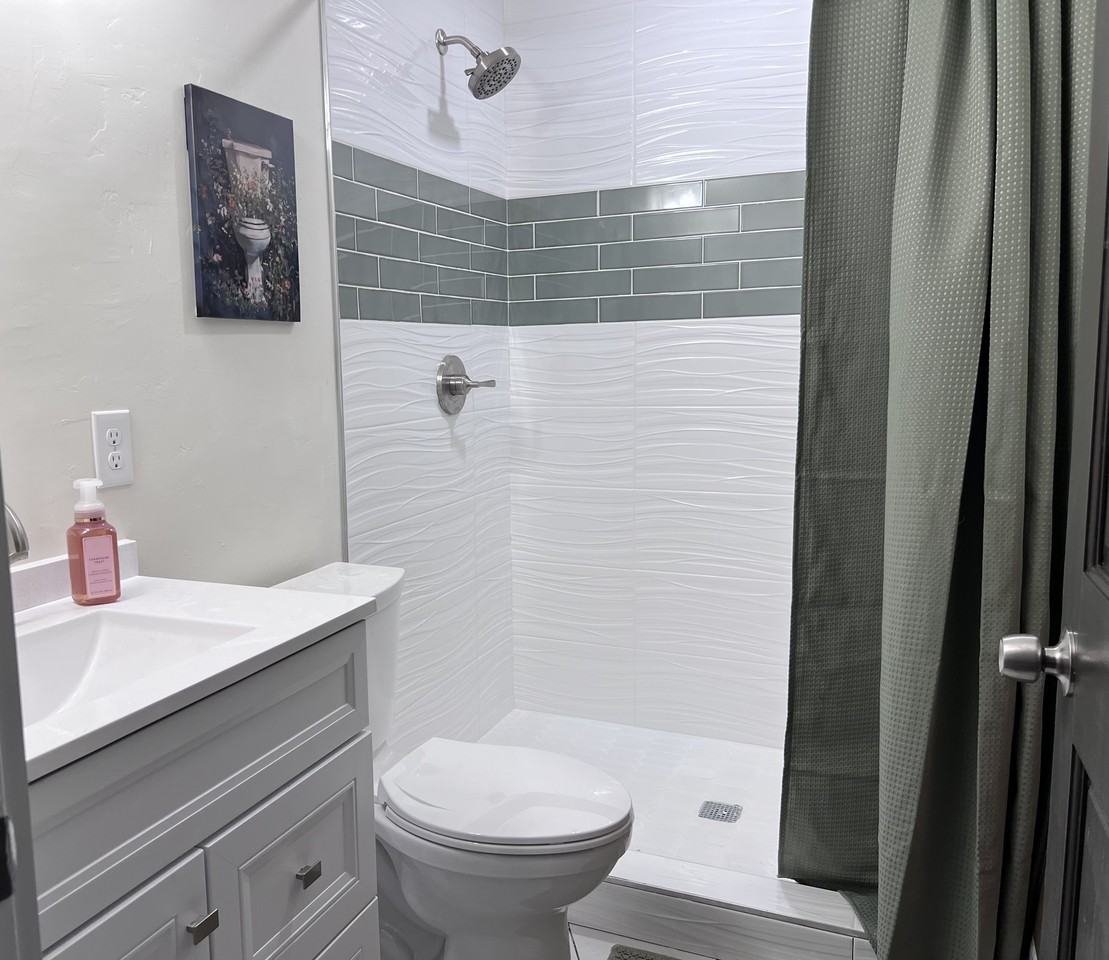 3035 W University Ave #1 - Photo 4 of 16