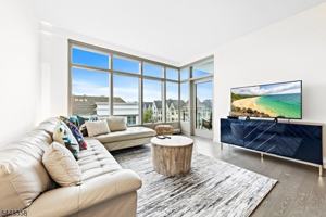 featured image of 30 Melrose Ter #408