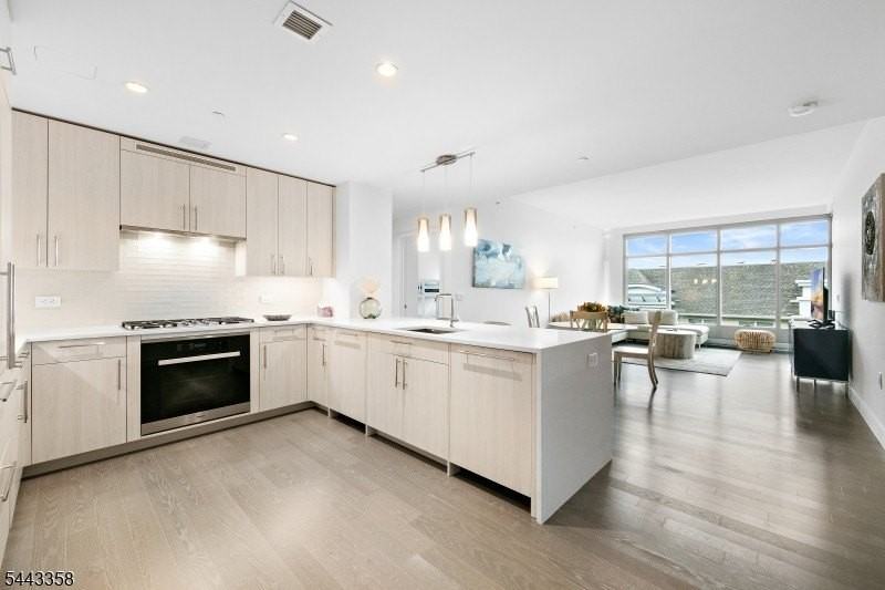 30 Melrose Ter #408