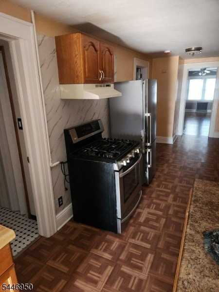 476 E 33rd St #3 - Photo 4 of 4
