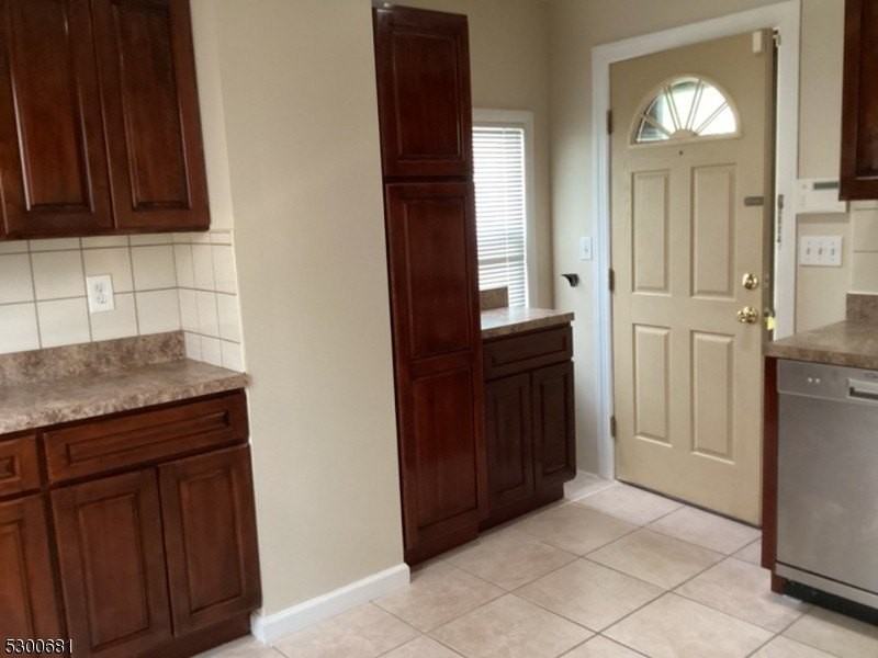 275 Wanaque Ave #1 - Photo 5 of 19