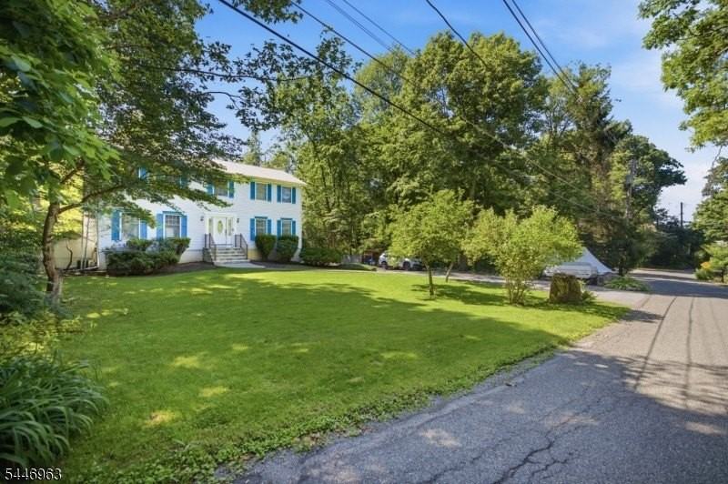 2057 Lakeside Dr W - Photo 2 of 44