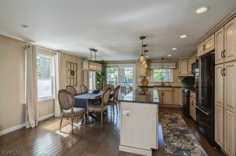 32 Beechwood Rd - Photo 5 of 29