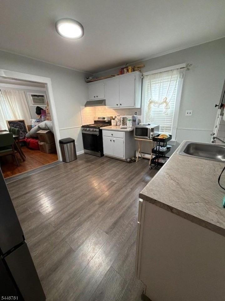 8th Ave - Photo 6 of 16