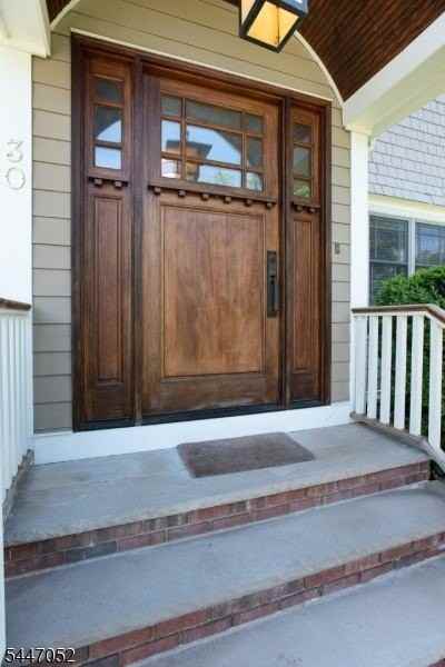 30 Gates Ave - Photo 7 of 37