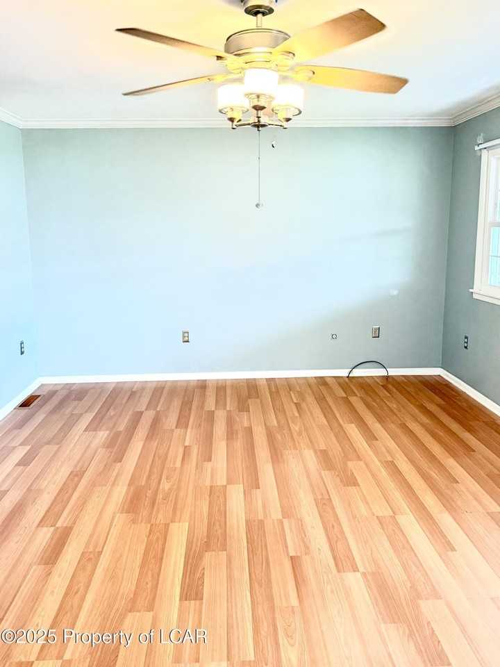 49 Highland Dr - Photo 3 of 17