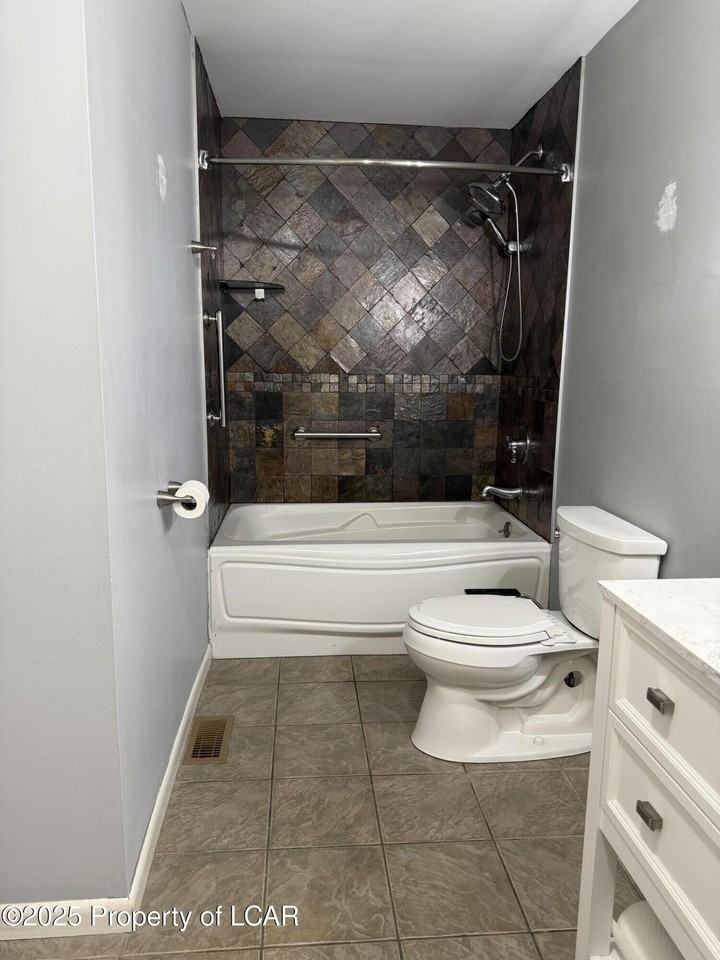 49 Highland Dr - Photo 6 of 17