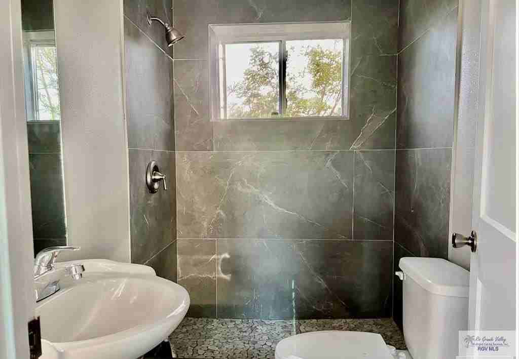 1010 E Madison Ave #B2 - Photo 7 of 9