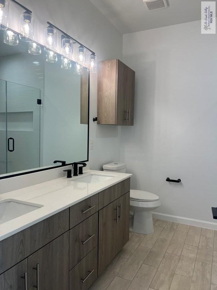 3544 Hidalgo Cir #B - Photo 6 of 17